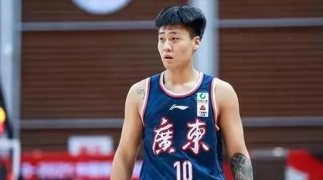 塔雷米现年31岁，这位伊朗前锋本赛季为波尔图出战14次葡超贡献3球1助攻，出战6次欧冠贡献2球2助攻，德转当前身价1800万欧。